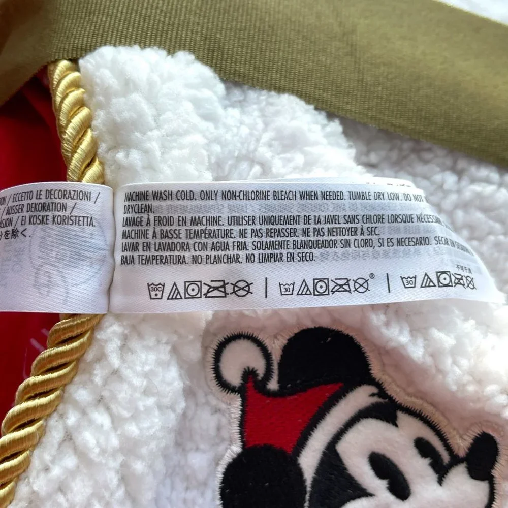 New Disney Store Throw Blanket Mickey Minnie Mouse Red White Snowflake NWT